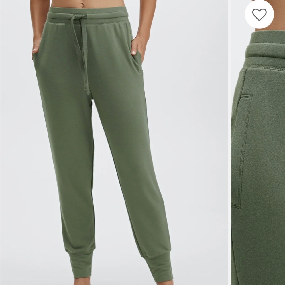 NWT Fabletics Daria Jogger in Safari, size small.